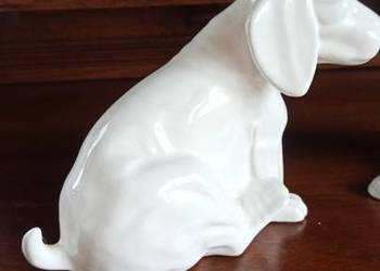 Figurka psa siedzącego. Syg. Acobaca. Made in Portugal