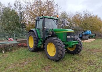 John Deere 6910