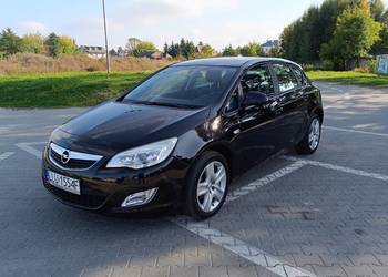 Opel astra 1.4 benzyna super stan, pakiet zimowy, niski przebieg