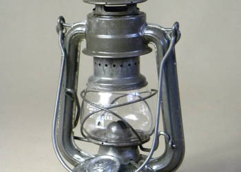 Niemiecka lampa naftowa Feuerhand 175