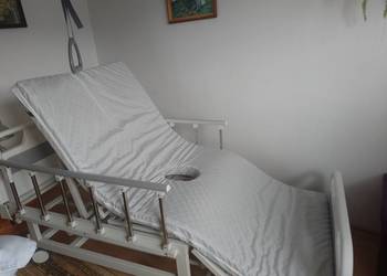 Łóżko rehabilitacyjne .
