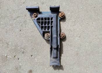 Audi 80 B4 Uchwyt zderzaka przód Wieszak prawy 8A0807284 Sedan Avant Audi 80 B4 Uchwyt zderzaka przód Wieszak prawy 8A0807284 Sedan Avant