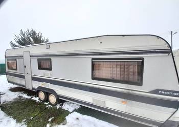 Przyczepa kempingowa  z transportem, przedsionek