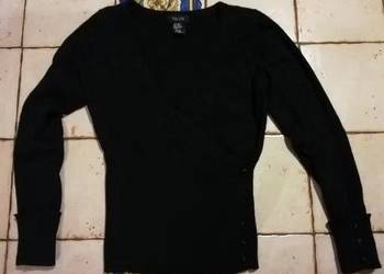 Czarny, wełniany swter(y) w serek z guzikami Faliza 38/M Czarny, wełniany s