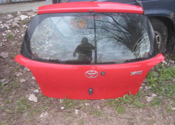 klapa tylna tył Toyota Yaris I 99-06 Czerwona Francja