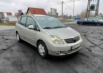 Toyota Corolla Verso Toyota Corolla Verso 2.0D-4D 90km 02r II (2001-2006)