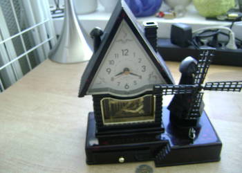 Starocie z PRL - Pozytywka = gra melodię, ale zegar na baterię nie chodzi