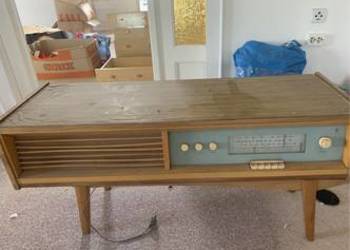 Stare radio drewniane z podstawą