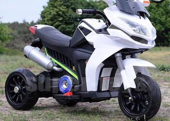 DUŻY MOTOR ŚCIGACZ Z SYMULACJĄ WYDECHU, MIĘKKIE KOŁA 6288A