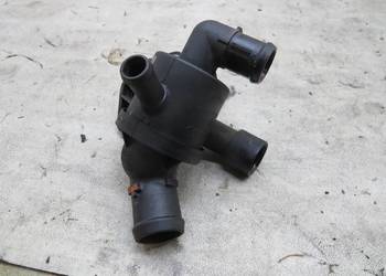 OBUDOWA TERMOSTATU 1.6TDI PASSAT B7 V7548004