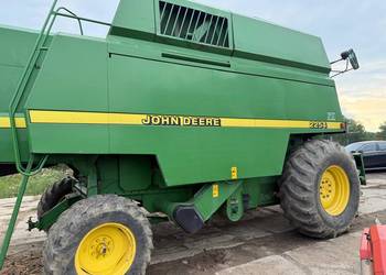 Kombajn zbożowy John Deere 2254