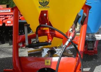 Rozsiewacze do nawozów STRUMYK 200 - 500 l Dostawa