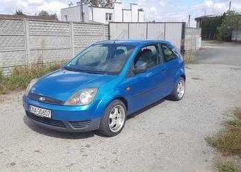 Ford Fiesta 1.3 benzyna 2004 r. w ładnym stanie