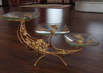 Złota patera na ciasto owoce słodycze w kształcie księżyca