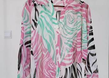 Bluzka z półprzezroczystej tkaniny w zwięrzecy wzór