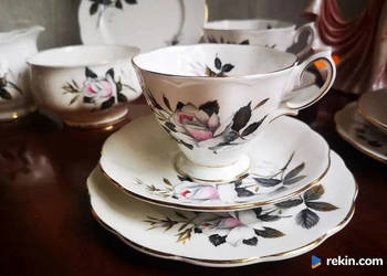 Filiżanka z talerzykiem. Royal Albert. Queen's Messenger. Filiżanka z talerzykiem. Royal Albert. Queen's Messenger.