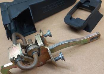 BMW 5 E39 Ogranicznik dzwi prawy tył 51.218183763.2V