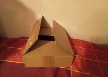 Karton mały wymiary 34 na 27cm wysokość 10cm
