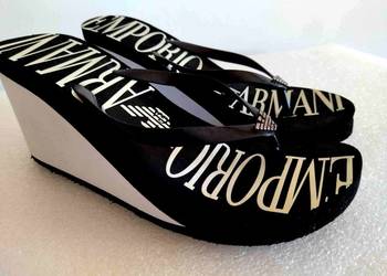EMPORIO ARMANI EA7 klapki na koturnie modne oryginalne