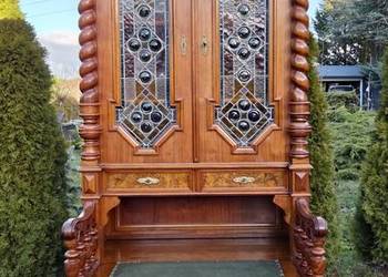 Orzechowa bibliotecza z ławką i pięknym witrażem. (nr 9296)