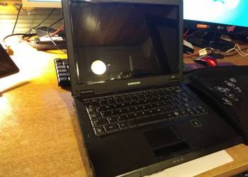 Laptop Samsung 45 małe zgrabne