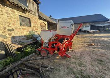 Sprzedam siewnik do kukurydzy Sakalak