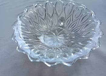 Miseczka - salaterka Lausitzer Glas na 3 nożkach, wzór Orion.