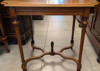 Piękny dębowy nieduży stół eklektyczny-sklep Dąbrowa Górnicza