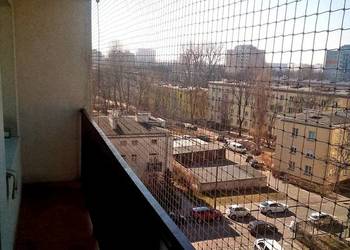 Siatka na balkon przeciw gołębiom montaż BEZINWAZYJNY Warszawa Siatki