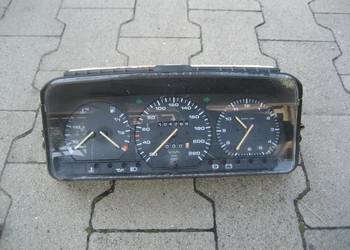vw passat b3 88-92r 1,8 benzyna licznik zegar 81117657