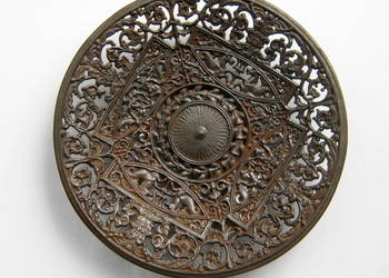 Patera żeliwna sygnowana