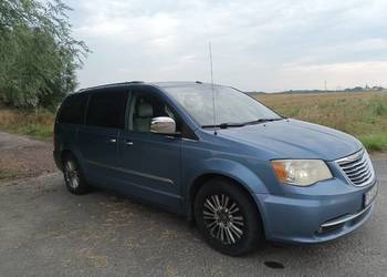 Chrysler town and country limited