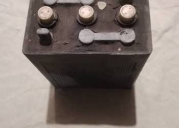 Stary akumlator z PRL Centra 3M2S 6V-16Ah