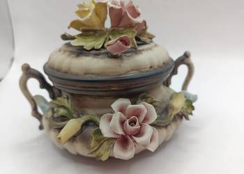 Porcelana włoska cukiernica ręcznie nakładane róże syg.