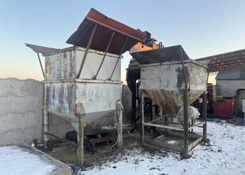 Węzeł betoniarski i prasa do bloczków betonowych