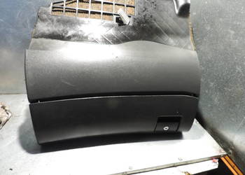 AUDI A4 B5 FL SCHOWEK PASAŻERA