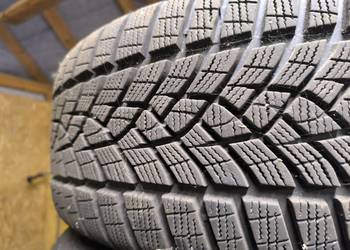 Opony zimowe Goodyear Ultragrip, 235x50x18