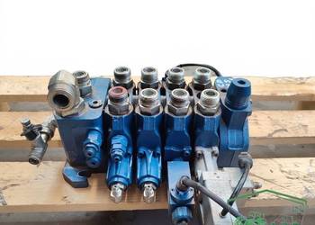 Rozdzielacz hydrauliczny Rexroth ASX 01 08 402 768 k Claas Scorpion 6030 CP