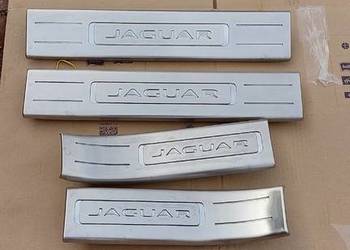 Listwy progowe ozdobne podświetlenie logo JAGUAR XJ X351 EW9M-F13200-AA