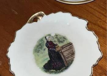 Talerzyk z dziurką. Listek. Konfiturówka.  Również do powiesznia.   Można p