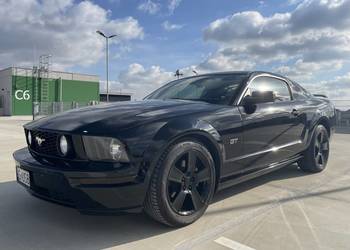 Ford Mustang GT V8 AUTOMAT 4.6 PREMIUM ALL BLACK