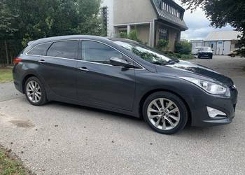 Sprzedam swój prywatny samochód Hyundai i40 kombi z 2015.  Jestem pierwszym