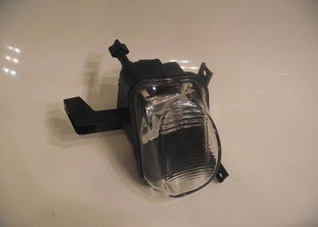 Opel Corsa B. Halogen prawy Carello.