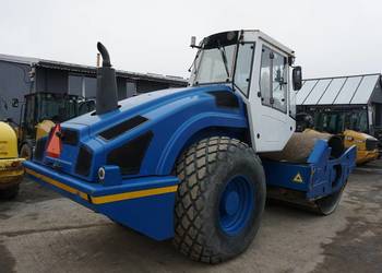 Walec Bomag BW 213, 2011 rok.