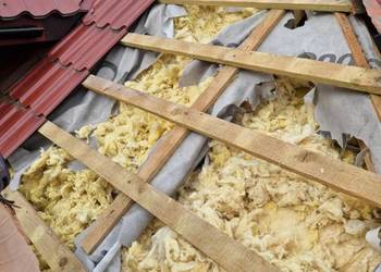 Naprawa poddasza po kunach docieplenia Celulozą