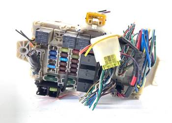 SKRZYNKA BEZPIECZNIKÓW MITSUBISHI OUTLANDER I MR587873 Inny 01-08 2.0