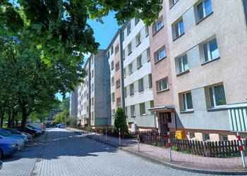 Sprzedaż mieszk.38 m2. 2 pokoje niski blok /parter