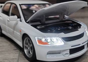 Mitsubishi Lancer Evo IX w skali 1:24