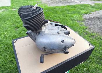 Silnik wfm 1956 wsk 125 dwa wyjścia prądowe