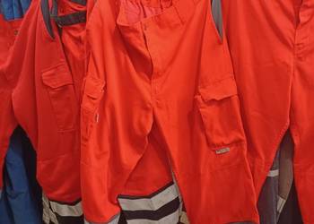 Odblaskowe spodnie typu "ratownik medyczny"